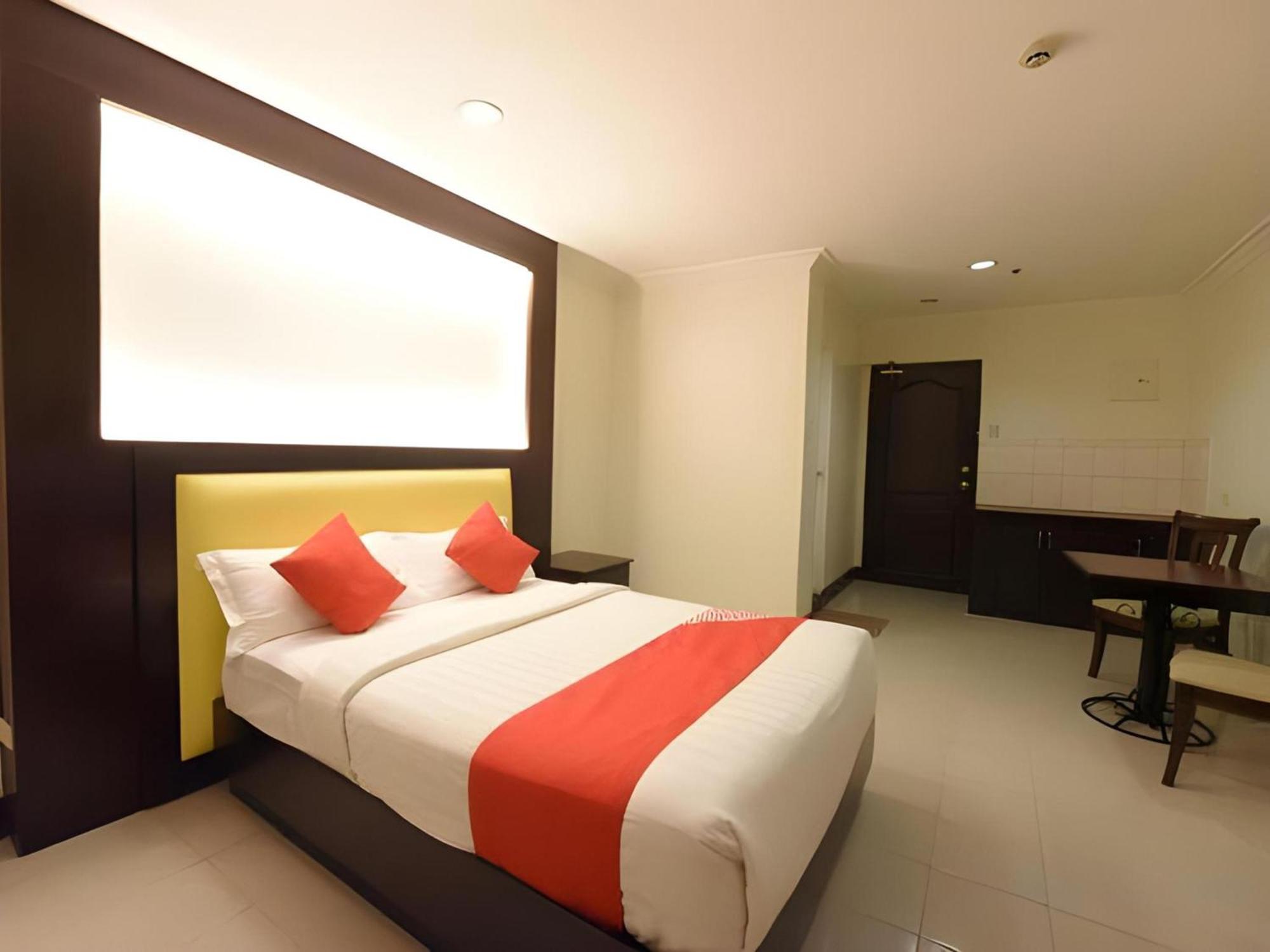 Oyo 115 Northridge Mansions Hotel Quezon City Eksteriør billede