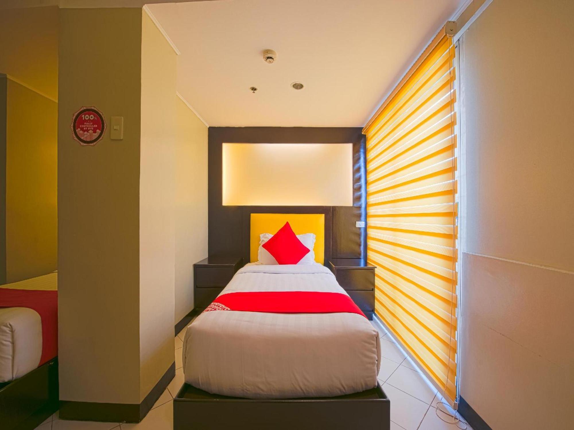 Oyo 115 Northridge Mansions Hotel Quezon City Eksteriør billede