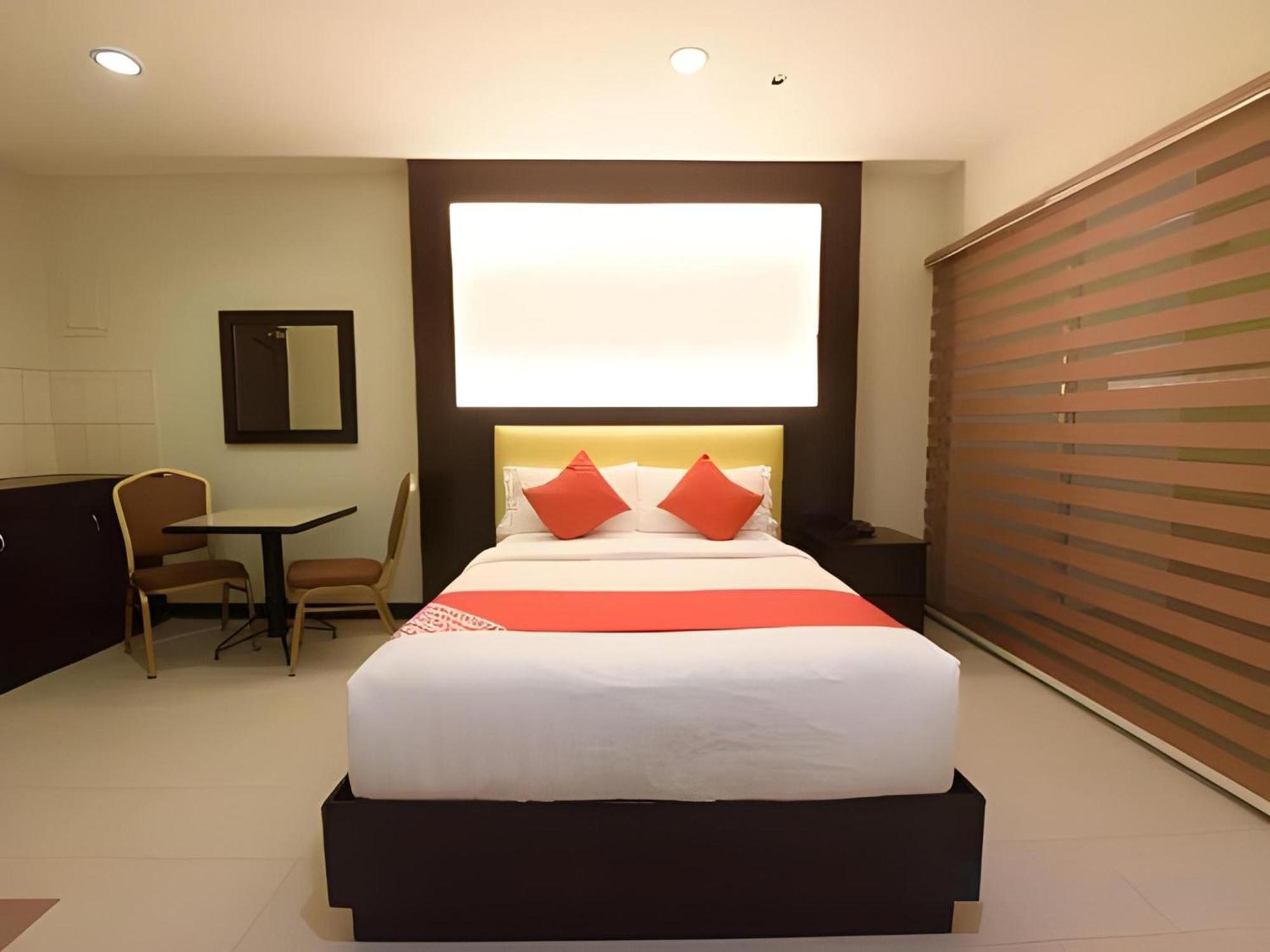 Oyo 115 Northridge Mansions Hotel Quezon City Eksteriør billede